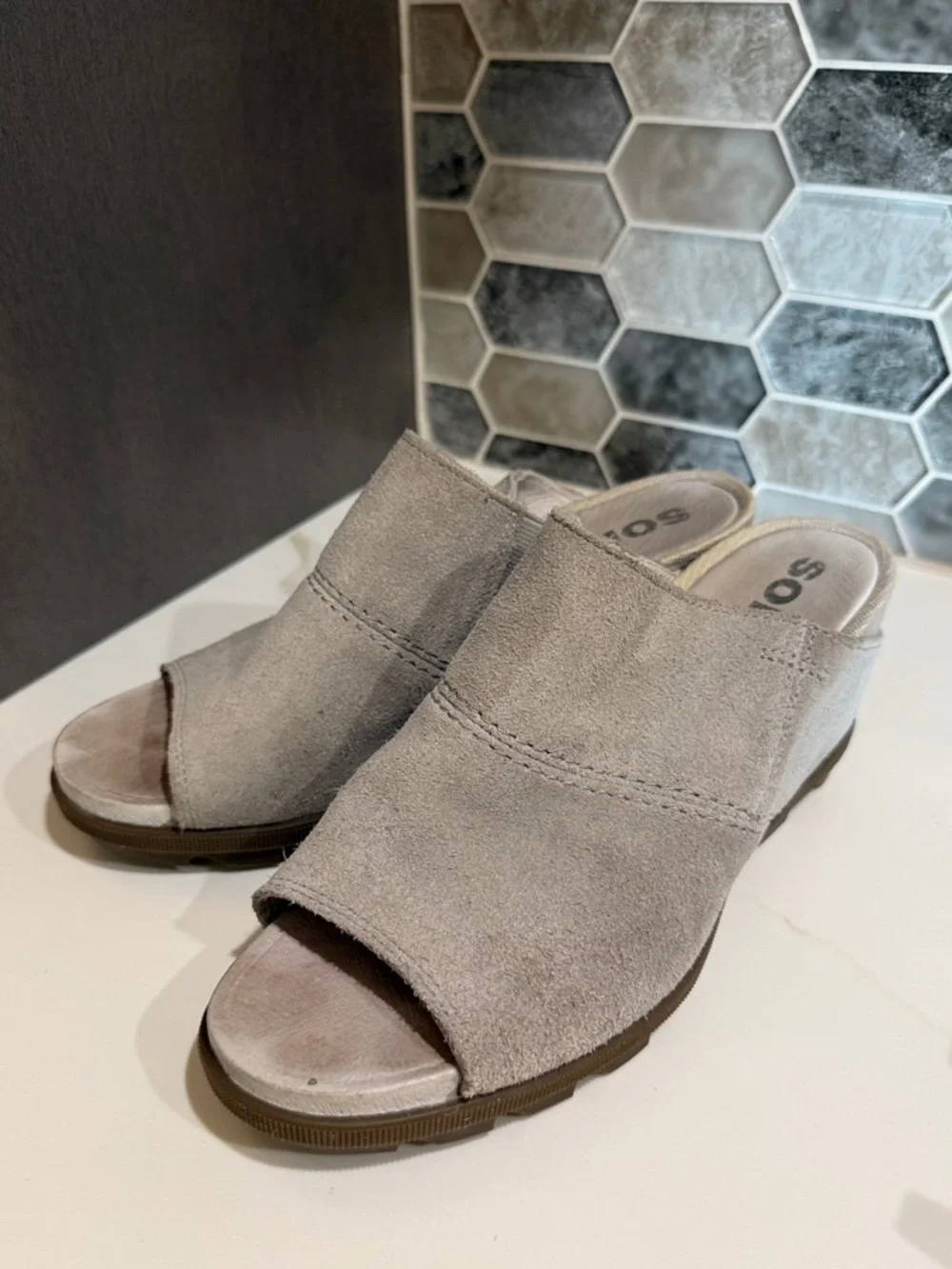 Sorel Women's Joanie II Slide Wedge Light Gray Suede Open-Toe Sandals